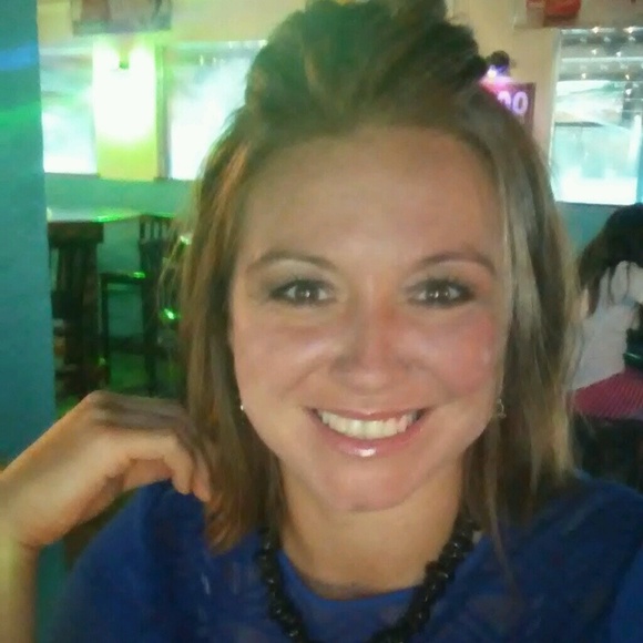 Meet your Posher, Shelly - Picture 1 of 1